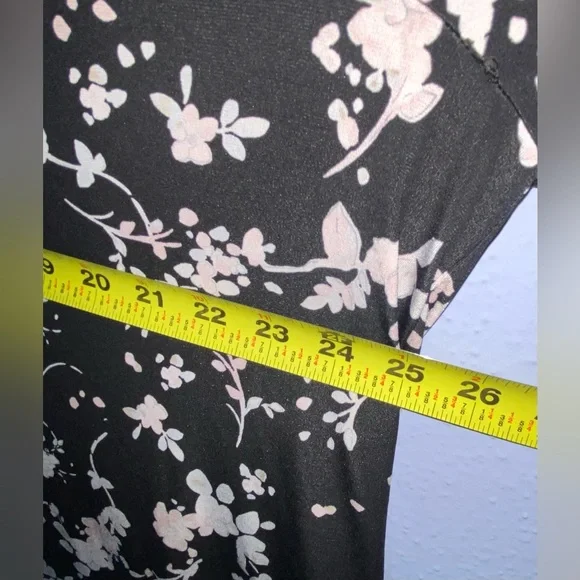 Women’s Karl Lagerfeld floral blouse 1X - Picture 7 of 10